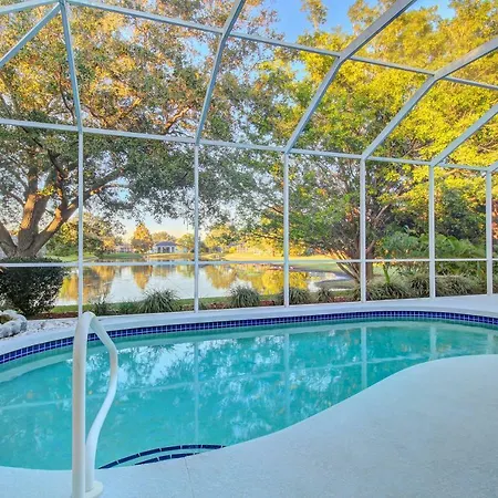 Water'S Edge Villa